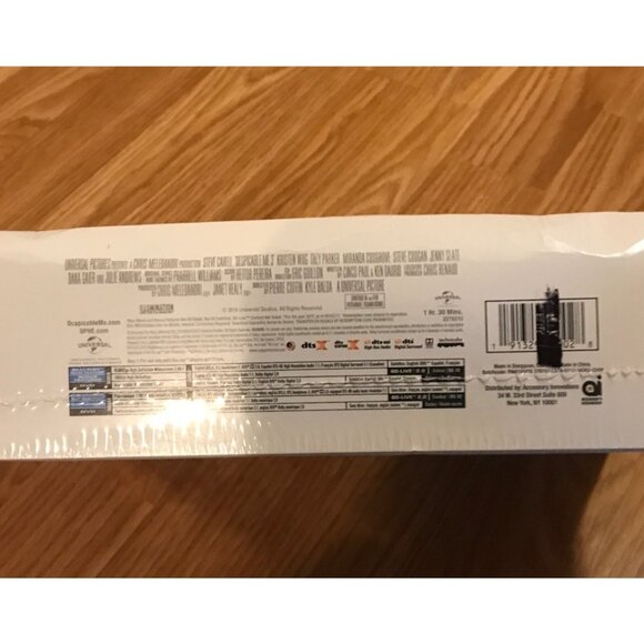 Despicable Me 3 Gift Set Blu-Ray Mini-Movie & Minion Backpack Illumination New - Picture 7 of 7